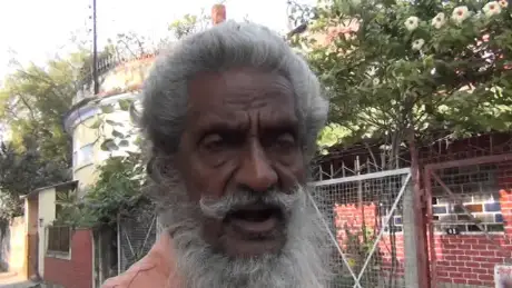Video thumbnail: Shyam Sadhu showing the patient bull and expressing his views